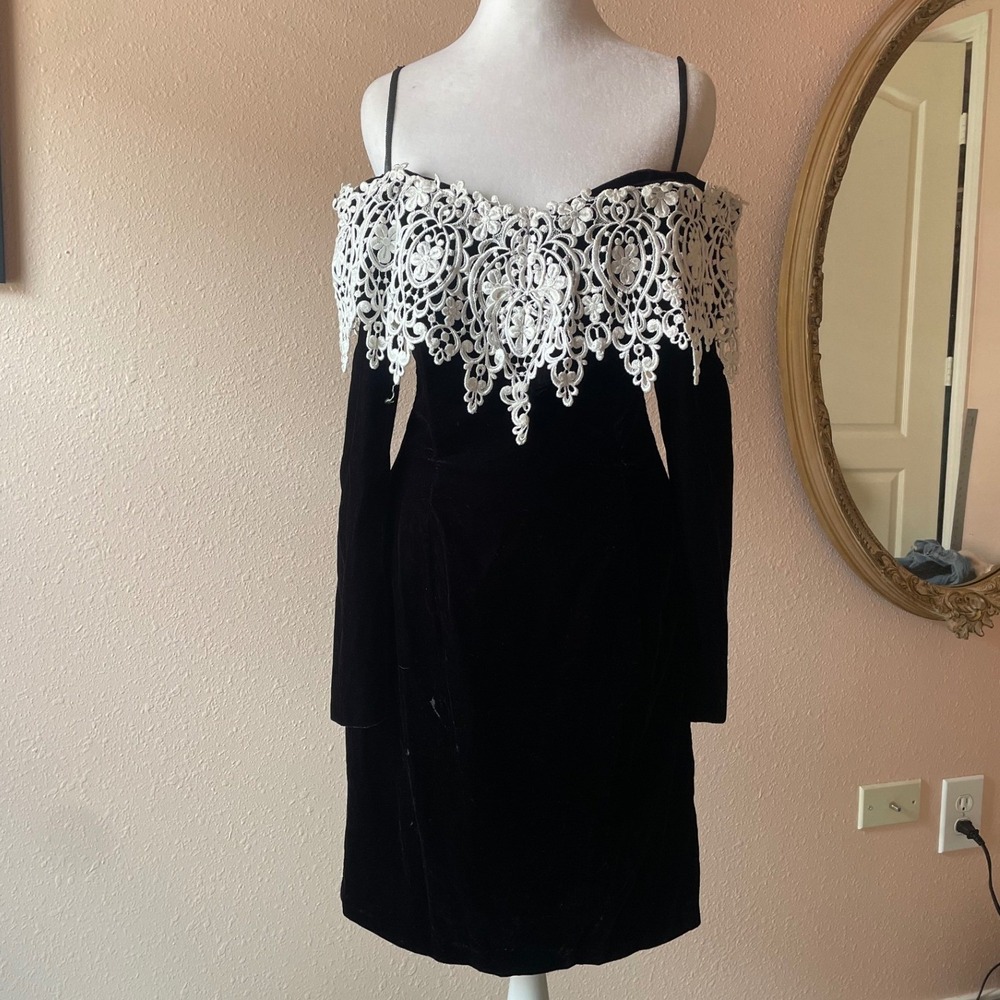 Vintage 80s / 90s Velvet Off the Shoulder Lace Cocktail Dress - Picture 2 of 6